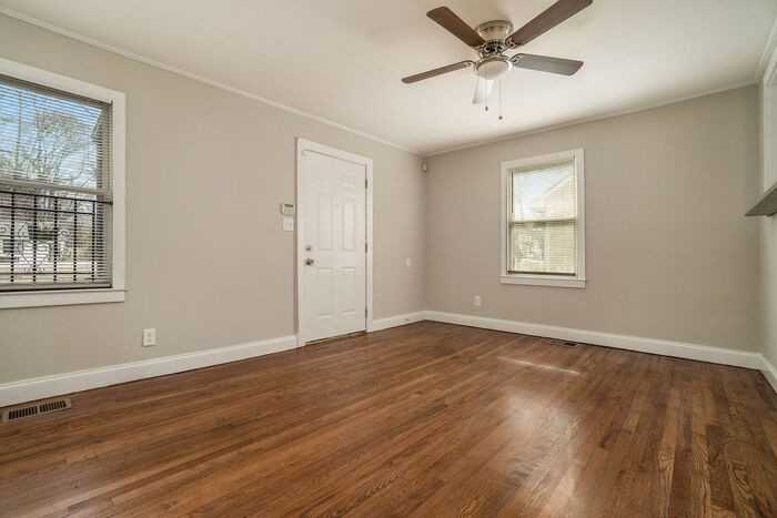 973 Lawton St Sw - Photo 4 of 25