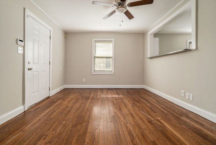 973 Lawton St Sw - Photo 6 of 25