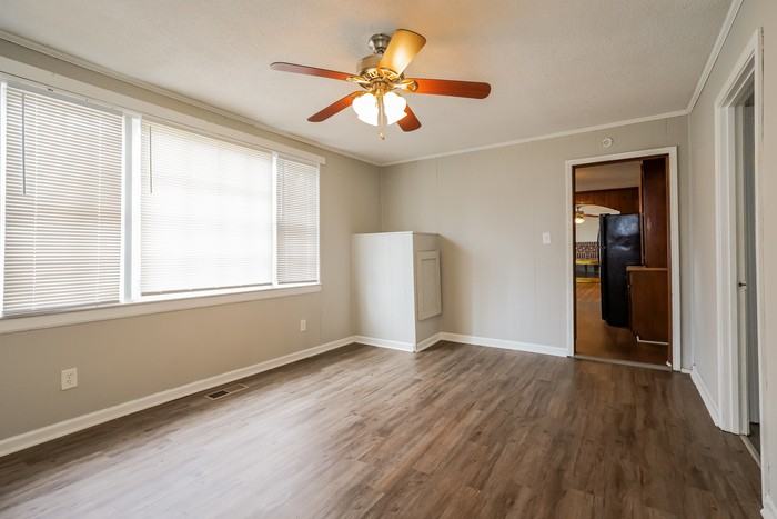 608 S Fairfield Rd - Photo 3 of 10