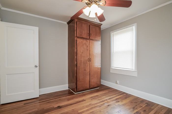 608 S Fairfield Rd - Photo 6 of 10