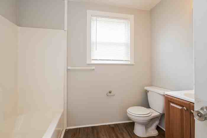 608 S Fairfield Rd - Photo 7 of 10