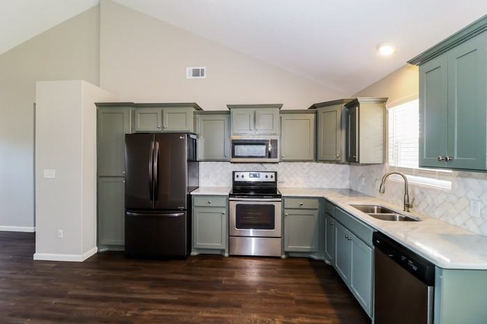 2919 Gillis Dr - Photo 6 of 12