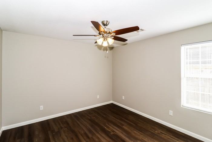 2919 Gillis Dr - Photo 7 of 12