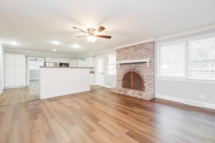 512 Brooks Rd - Photo 4 of 12