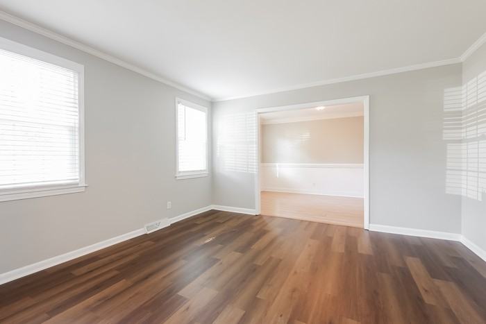 512 Brooks Rd - Photo 5 of 12