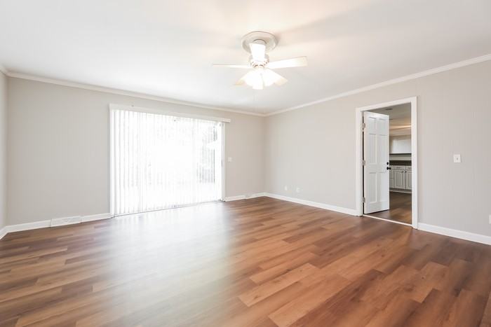 512 Brooks Rd - Photo 6 of 12