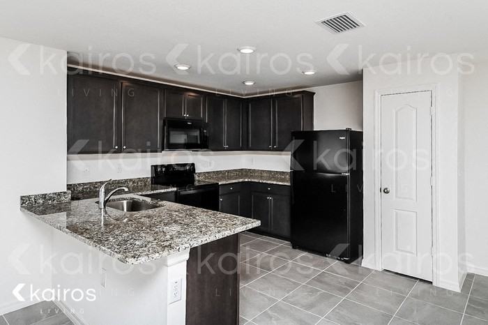 8419 Indian Laurel Ln - Photo 7 of 18