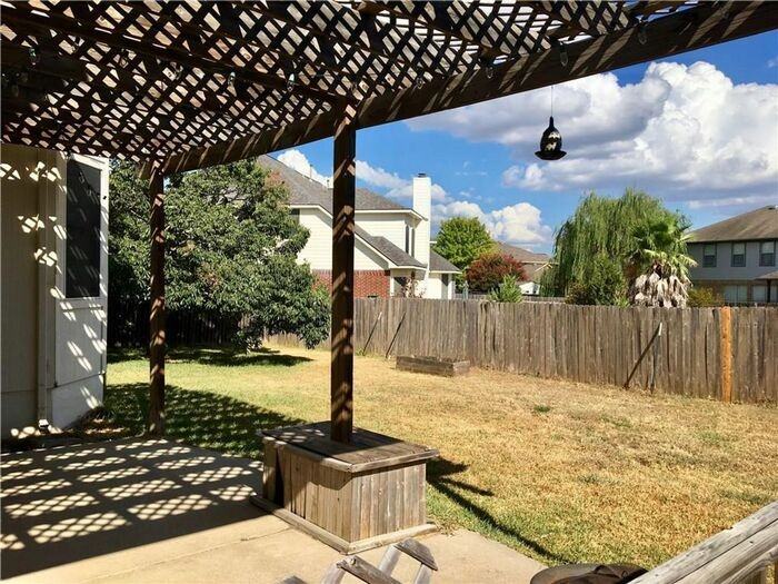 3705 Eagles Nest St - Photo 4 of 23