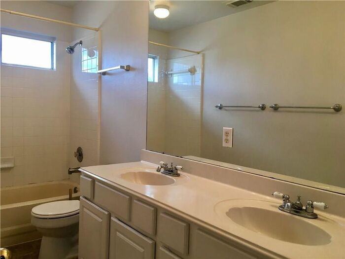 3705 Eagles Nest St - Photo 5 of 23