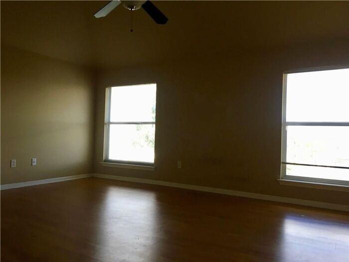 3705 Eagles Nest St - Photo 6 of 23