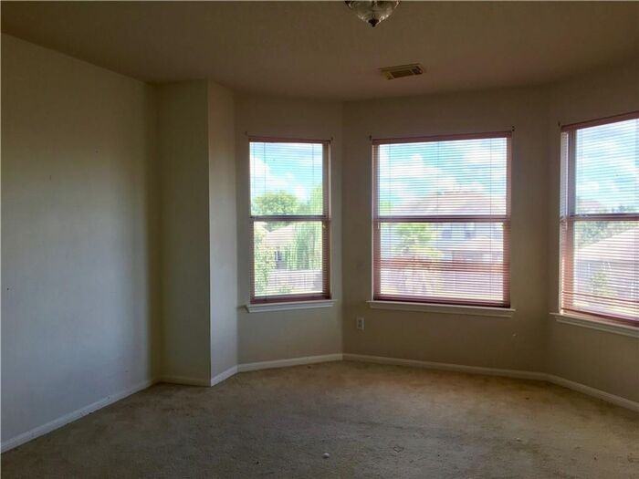 3705 Eagles Nest St - Photo 7 of 23