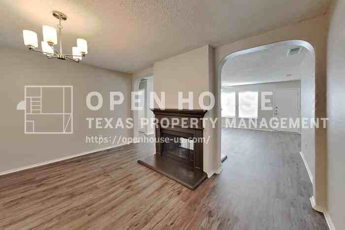 1108 Halifax Ln - Photo 4 of 20