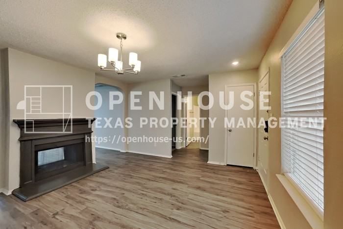 1108 Halifax Ln - Photo 5 of 20