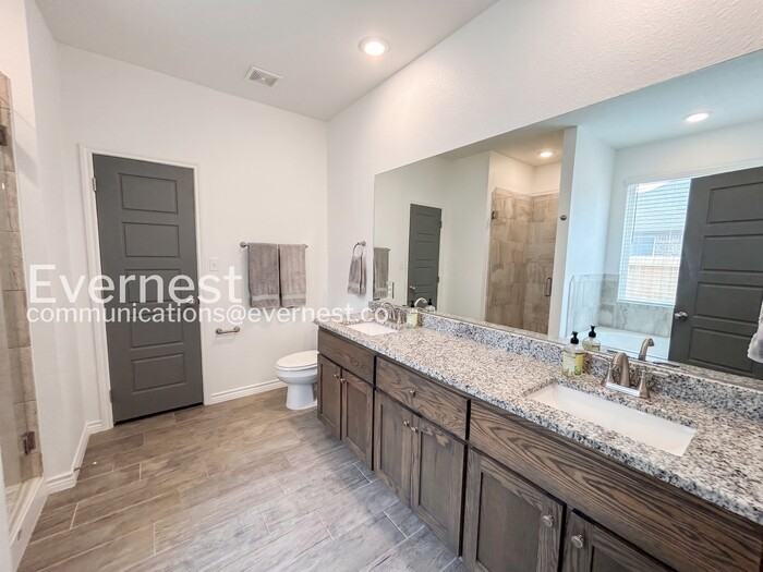 2215 Hornbeam St - Photo 6 of 20