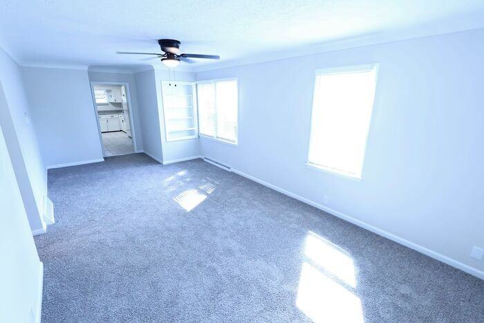 894 Sutherland Ave - Photo 2 of 15