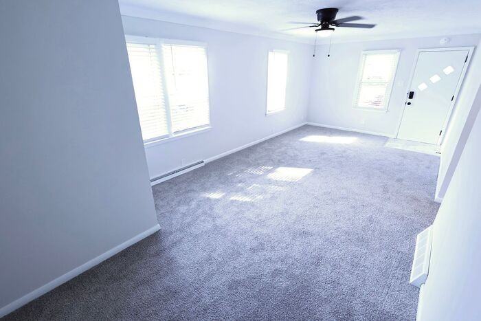 894 Sutherland Ave - Photo 3 of 15