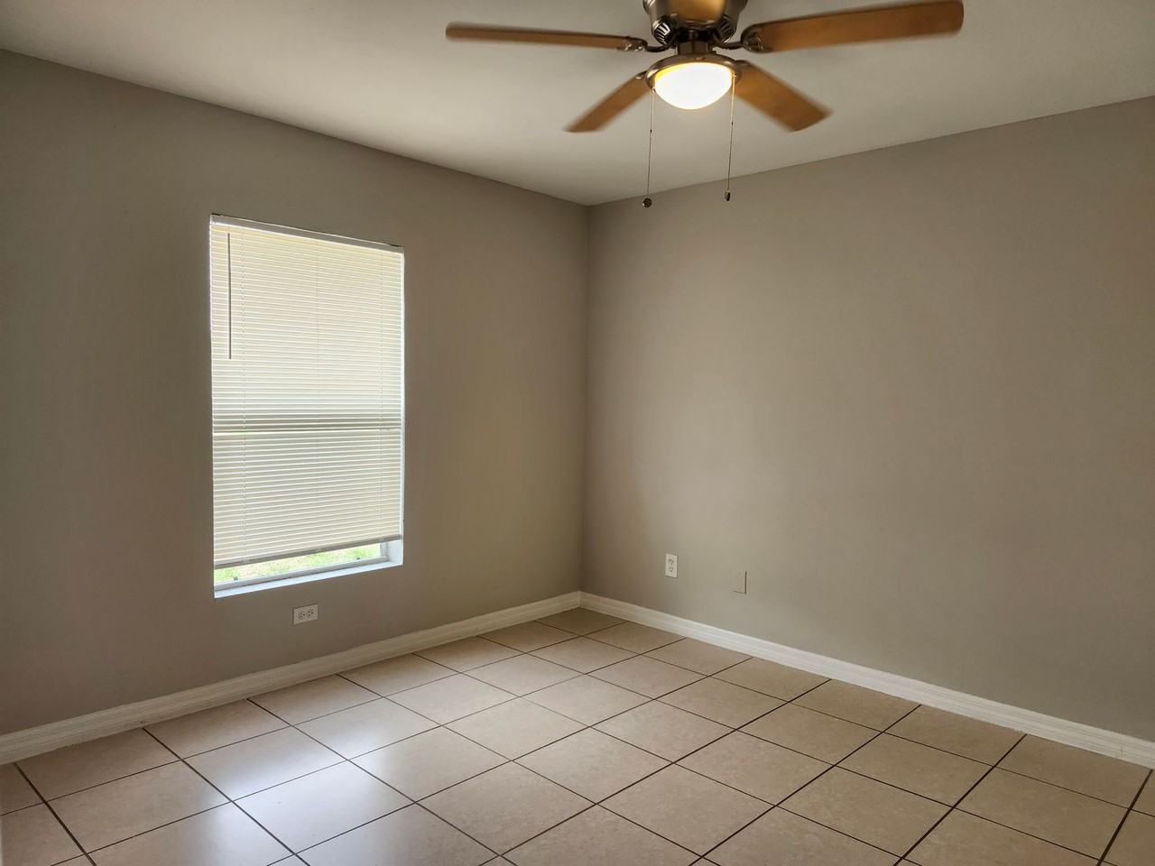 1110 Hightower Ave S - Photo 5 of 15