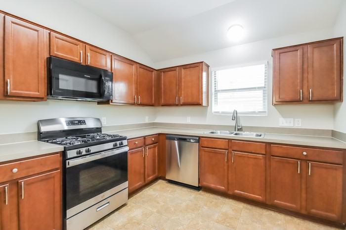 805 Belvedere Dr - Photo 7 of 16