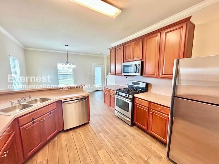 7232 Jurassic Dr - Photo 3 of 33