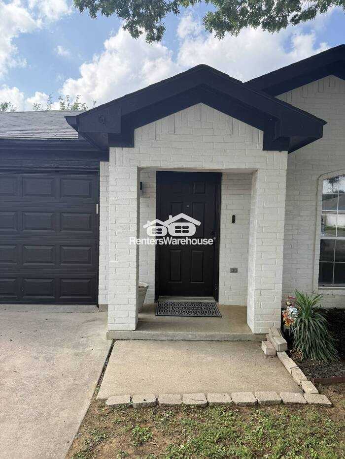 5901 Colebrook Ct - Photo 2 of 21