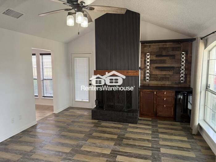 5901 Colebrook Ct - Photo 3 of 21