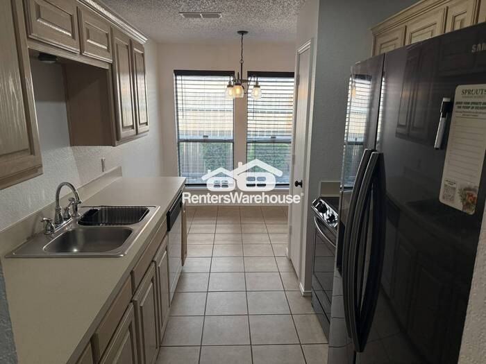 5901 Colebrook Ct - Photo 6 of 21