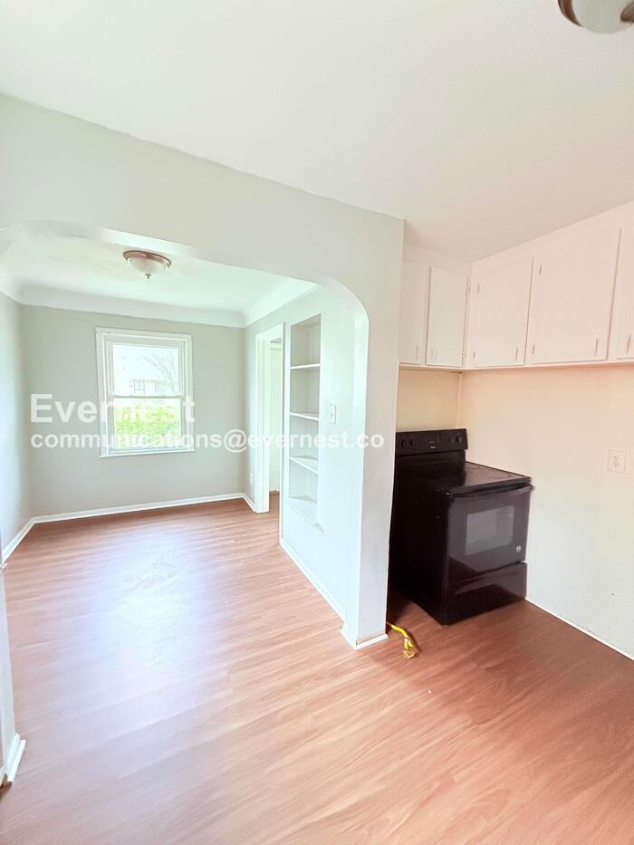 19180 Trinity St - Photo 5 of 30