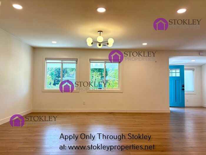 276 Jennifer Way - Photo 4 of 17