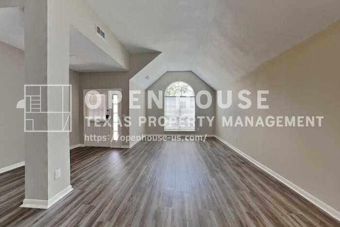 18002 Golden Ridge Dr - Photo 4 of 23