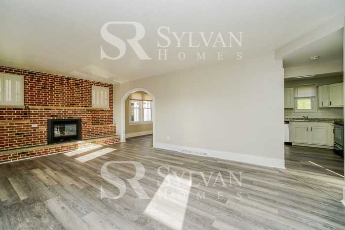 743 Wolf Ave - Photo 4 of 16