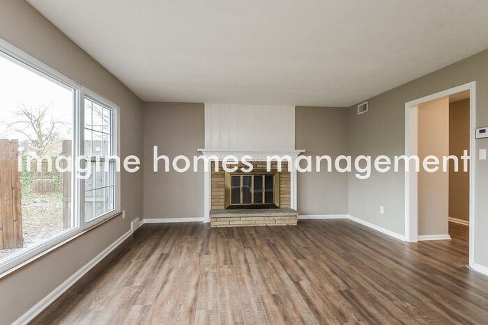 2590 Jameston Dr - Photo 4 of 13