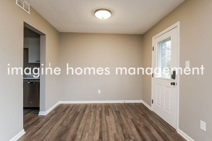 2590 Jameston Dr - Photo 5 of 13