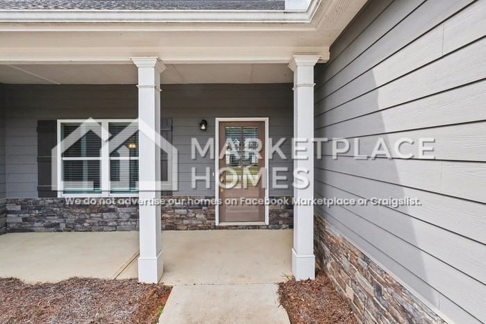 90 Hawthorn Ln - Photo 5 of 27