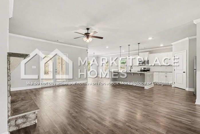 90 Hawthorn Ln - Photo 7 of 27