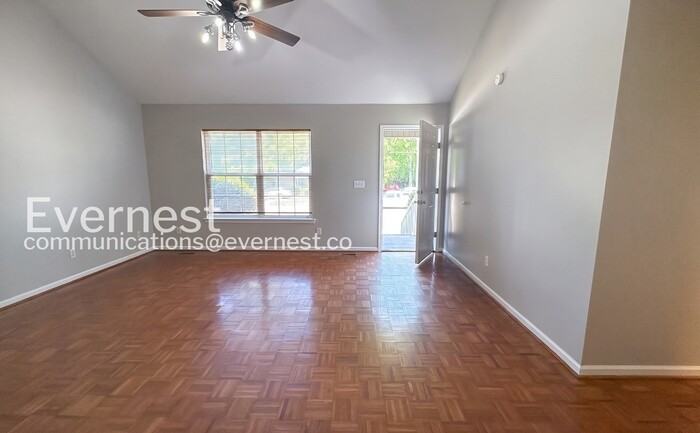 120 Buckingham Cir - Photo 4 of 24