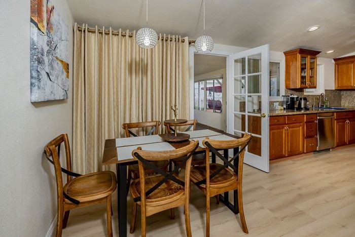 617 Helensburg St - Photo 5 of 50