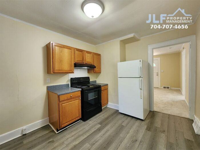 193 Hoover Ave Ne - Photo 5 of 12