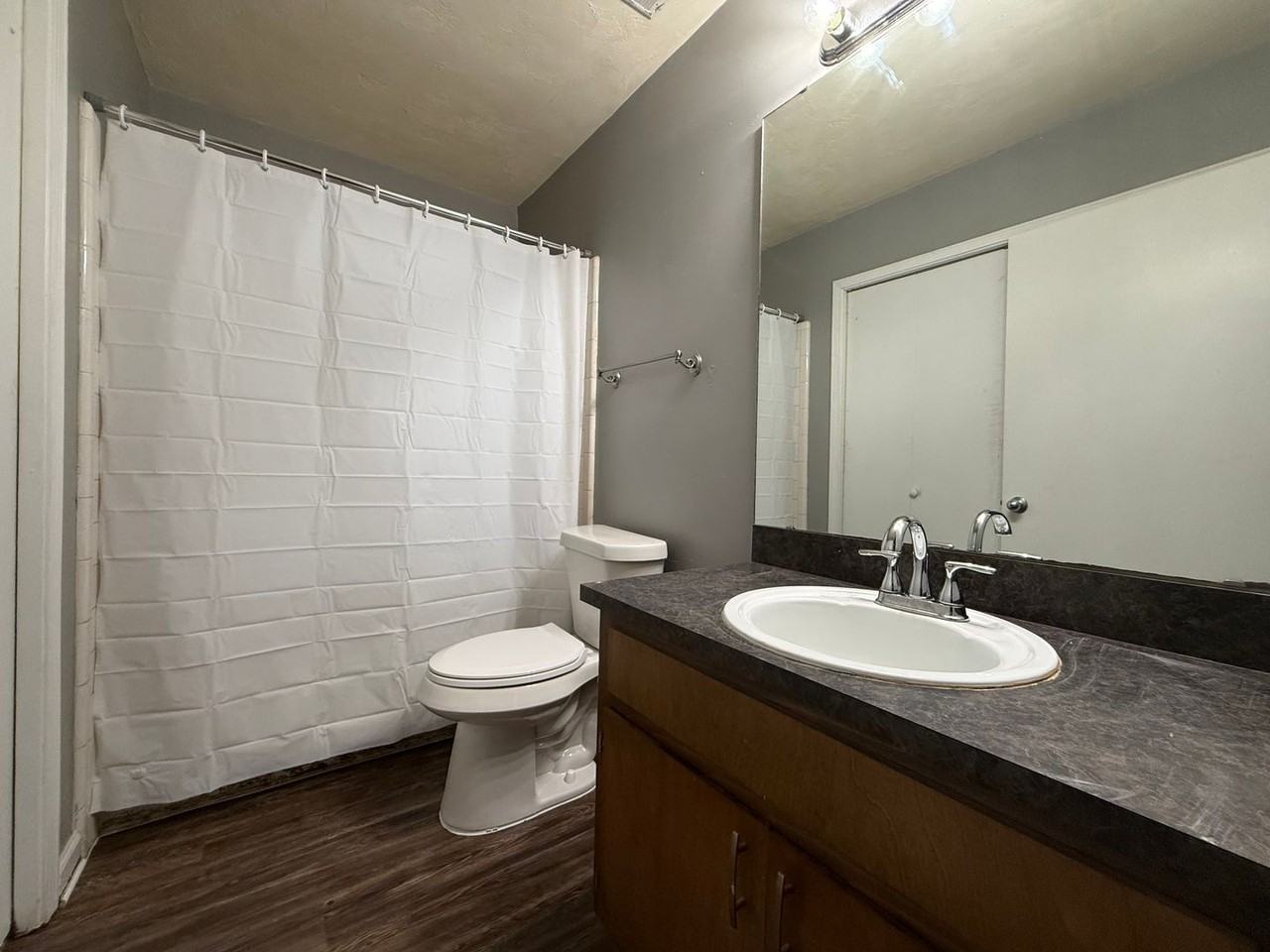 744 Pointe Ct - Photo 5 of 9