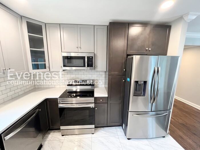 109 Mayfair Rd - Photo 3 of 32