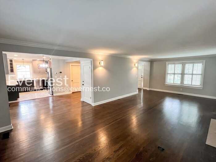 109 Mayfair Rd - Photo 6 of 32