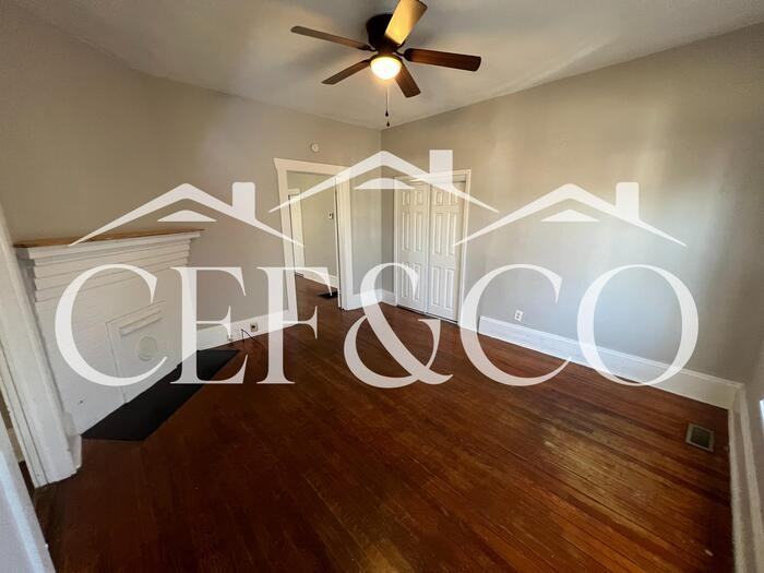 327 College St #A - Photo 2 of 10