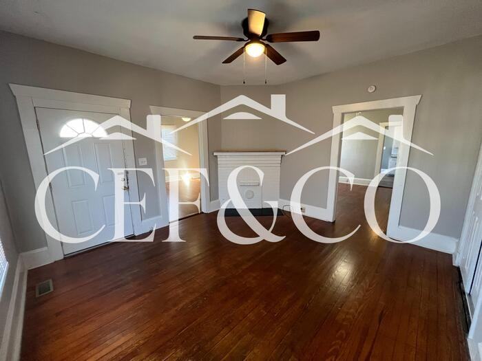 327 College St #A - Photo 3 of 10