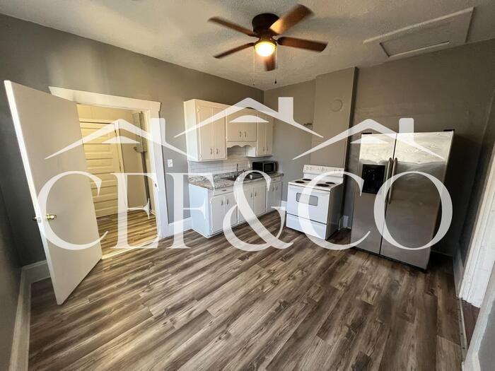 327 College St #A - Photo 7 of 10