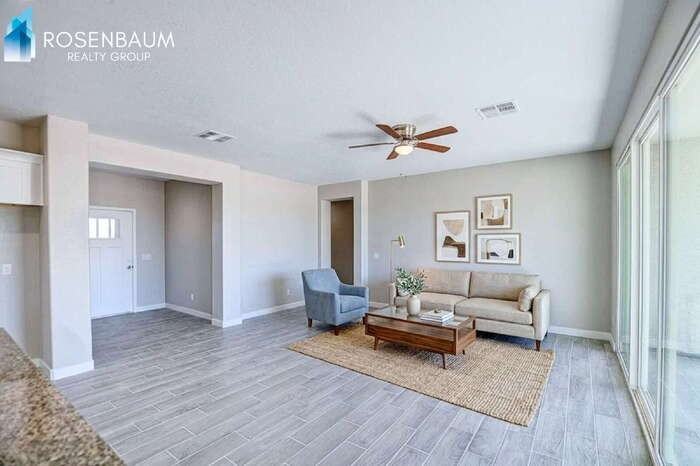 10261 W Concordia Dr - Photo 2 of 15