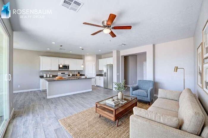 10261 W Concordia Dr - Photo 3 of 15