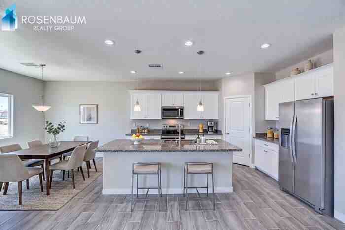 10261 W Concordia Dr - Photo 5 of 15