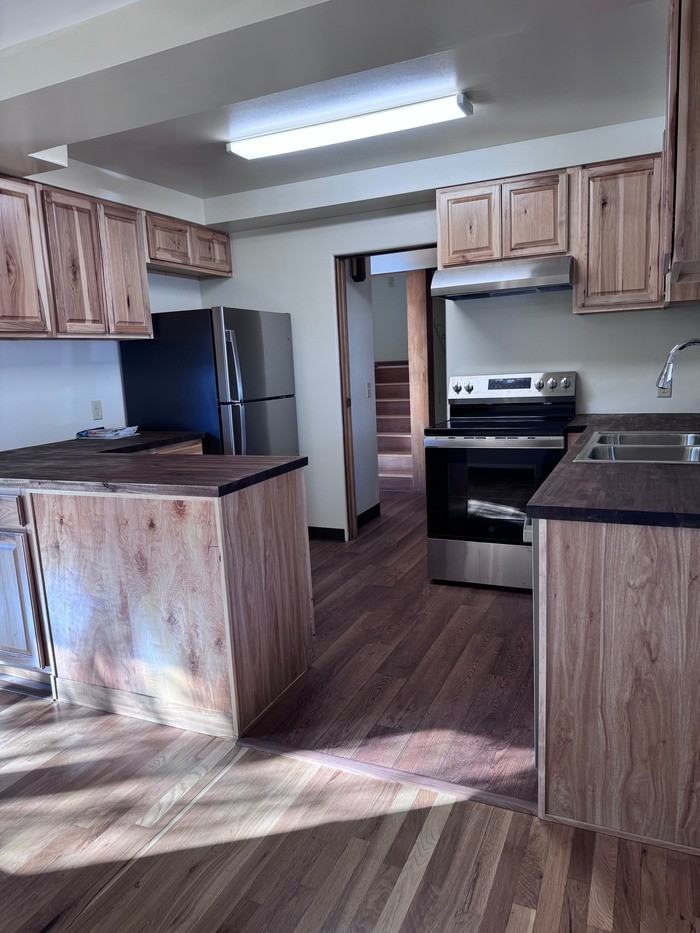 115 E Addison St #MAIN - Photo 6 of 19