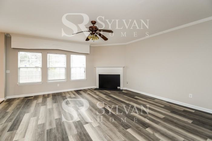 10 Melrose Ct - Photo 2 of 15