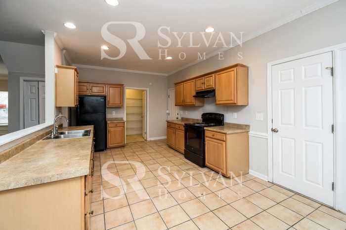 10 Melrose Ct - Photo 4 of 15