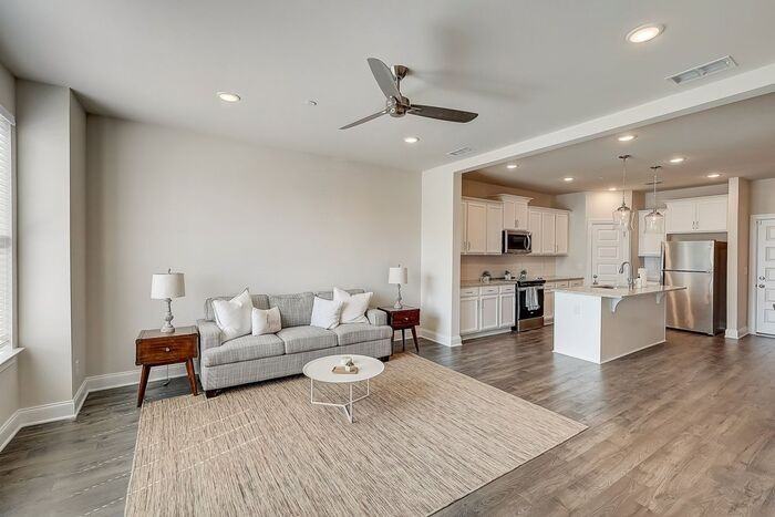 1001 Lifford Ln #404 - Photo 5 of 37